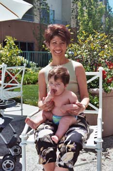 02 Mom n the new Swimmer2